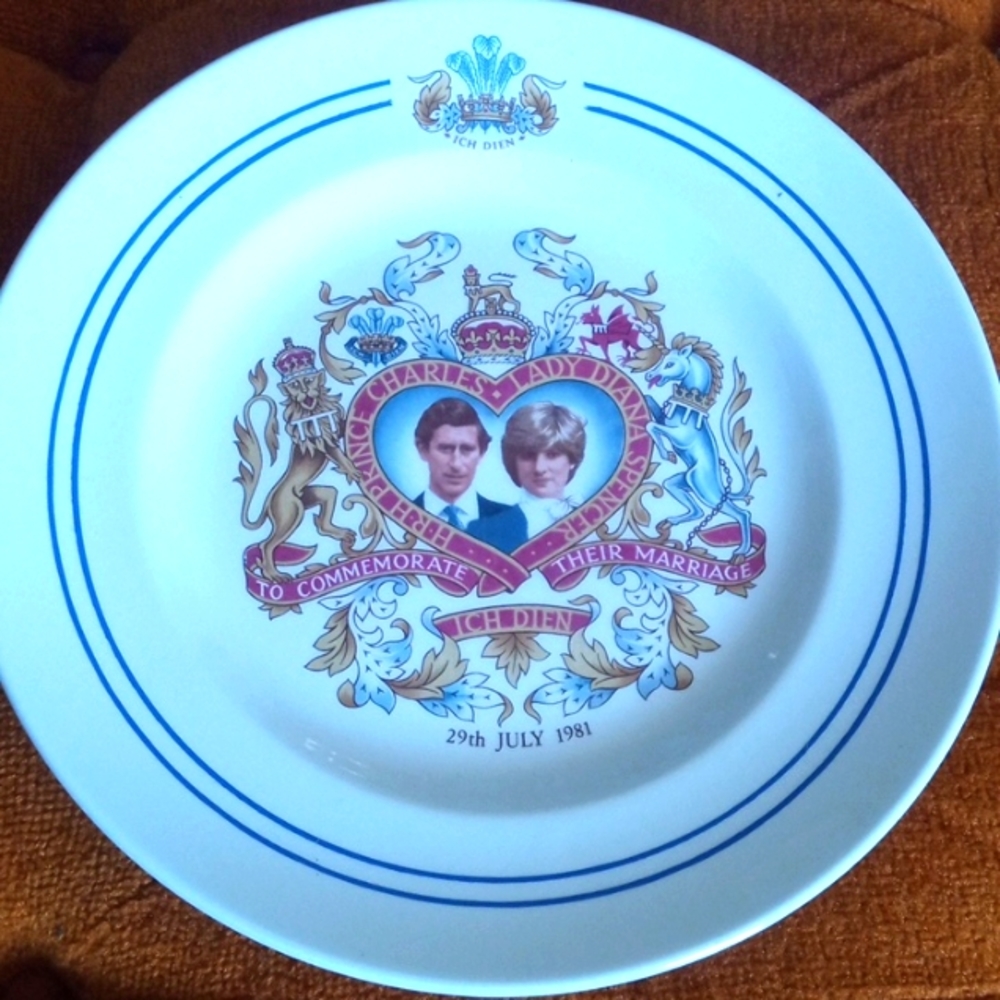 Midwinter Staffordshire 9 inch Royal Wedding 29 July 1981